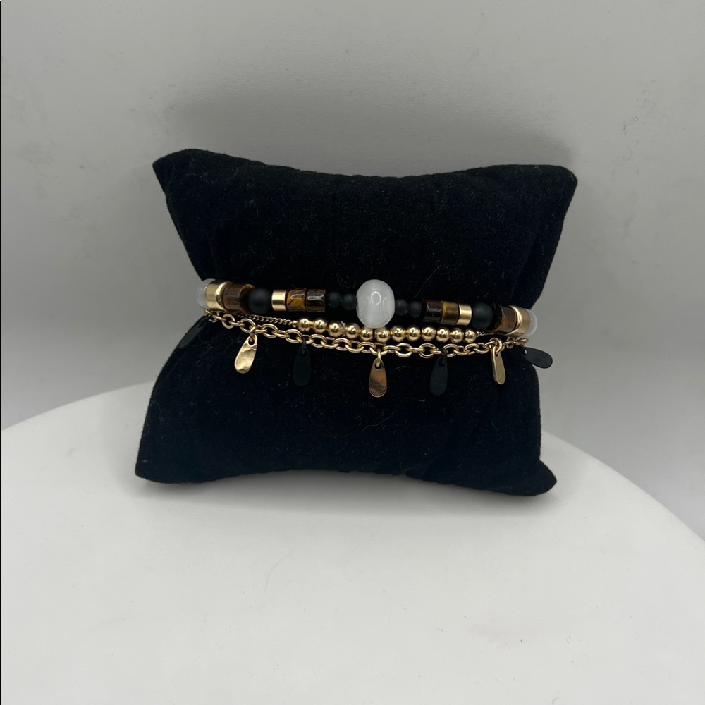 Gold and Black Beaded Bracelet Set 5 3/4” 3” extender 5 3/4 inches to 9 inches